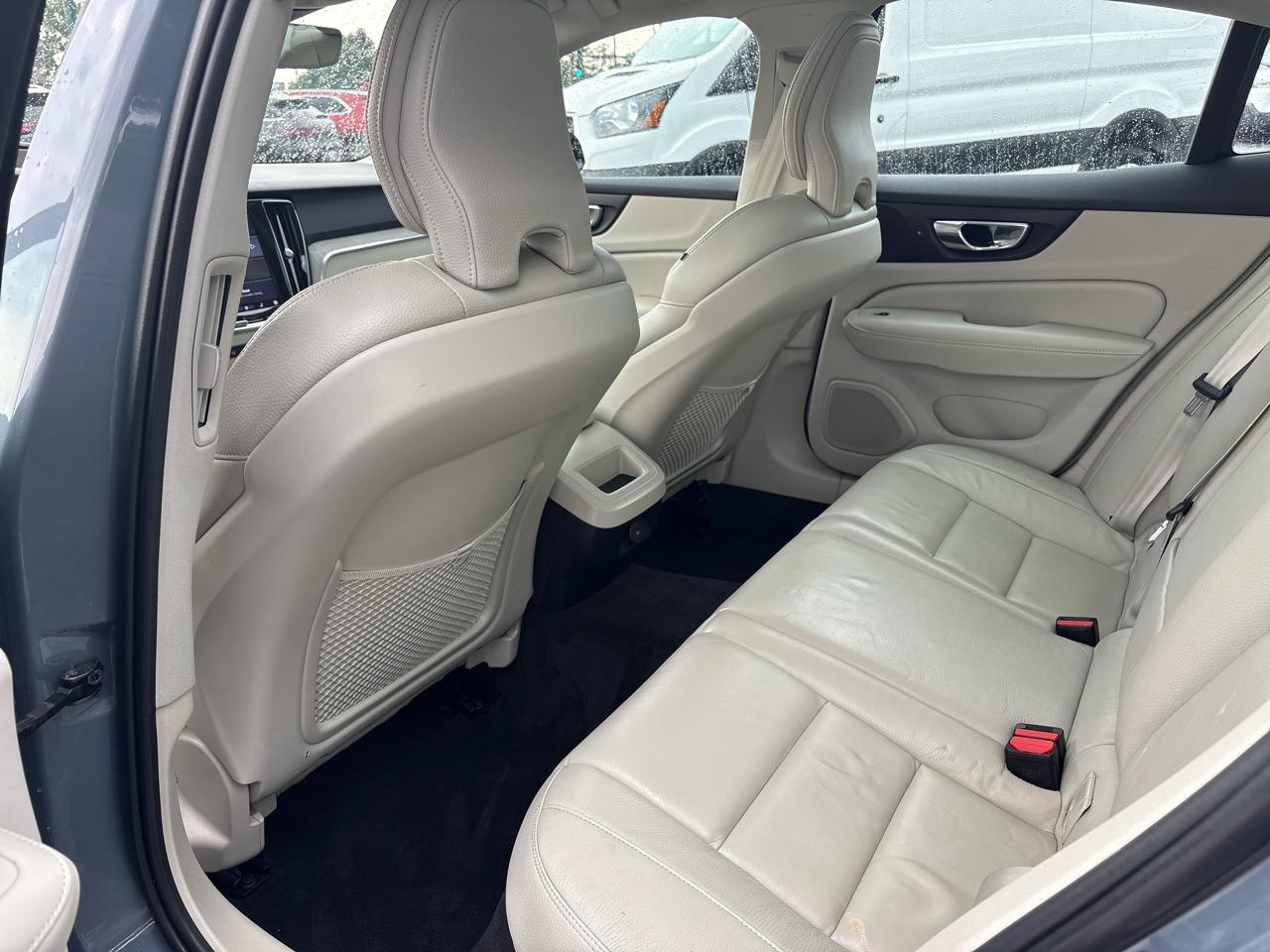 Volvo S60 B5 FWD Plus Dark Theme 2023