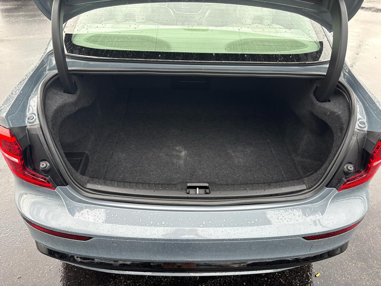 Volvo S60 B5 FWD Plus Dark Theme 2023