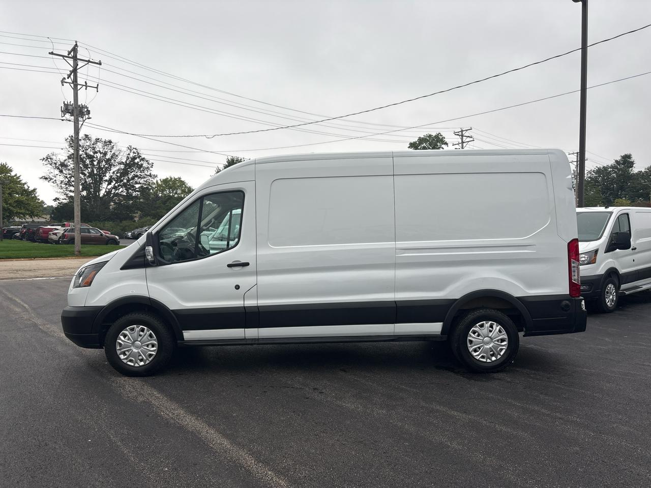 Ford Transit Van T-150 148" Med Rf 8600 GVWR Sliding RH Dr 2019