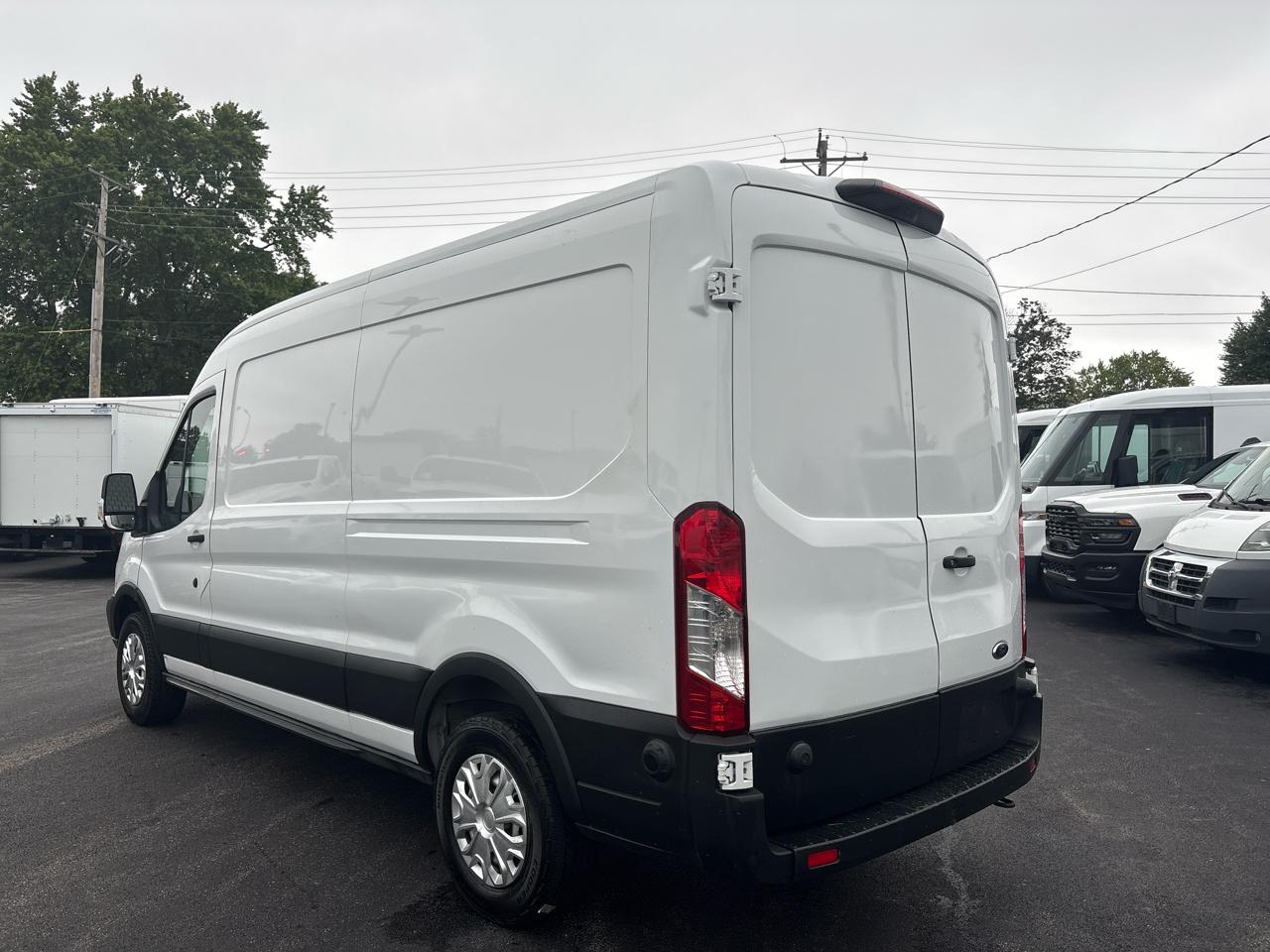 Ford Transit Van T-150 148" Med Rf 8600 GVWR Sliding RH Dr 2019