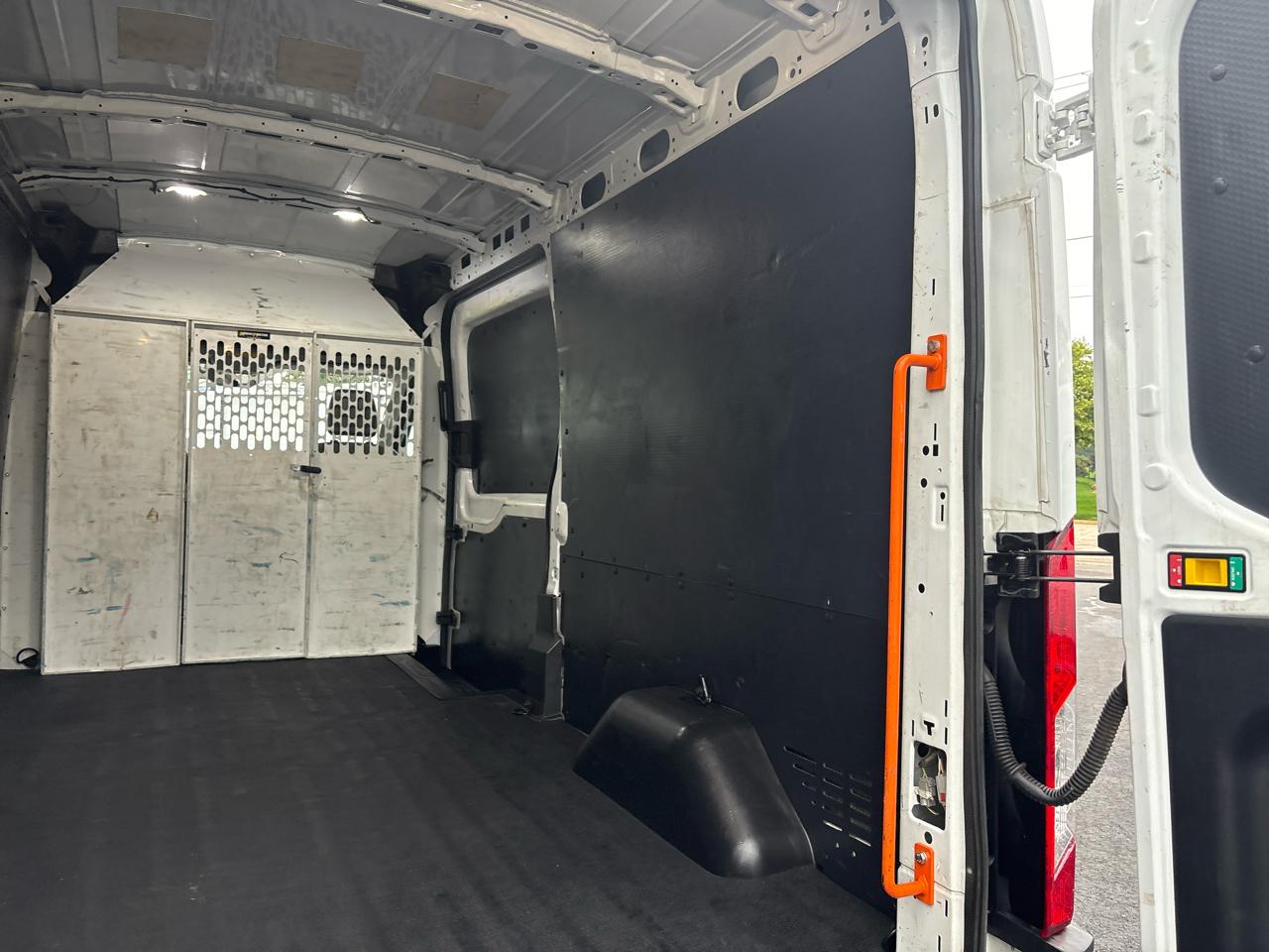 Ford Transit Van T-150 148" Med Rf 8600 GVWR Sliding RH Dr 2019