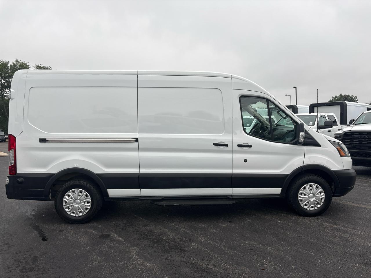 Ford Transit Van T-150 148" Med Rf 8600 GVWR Sliding RH Dr 2019