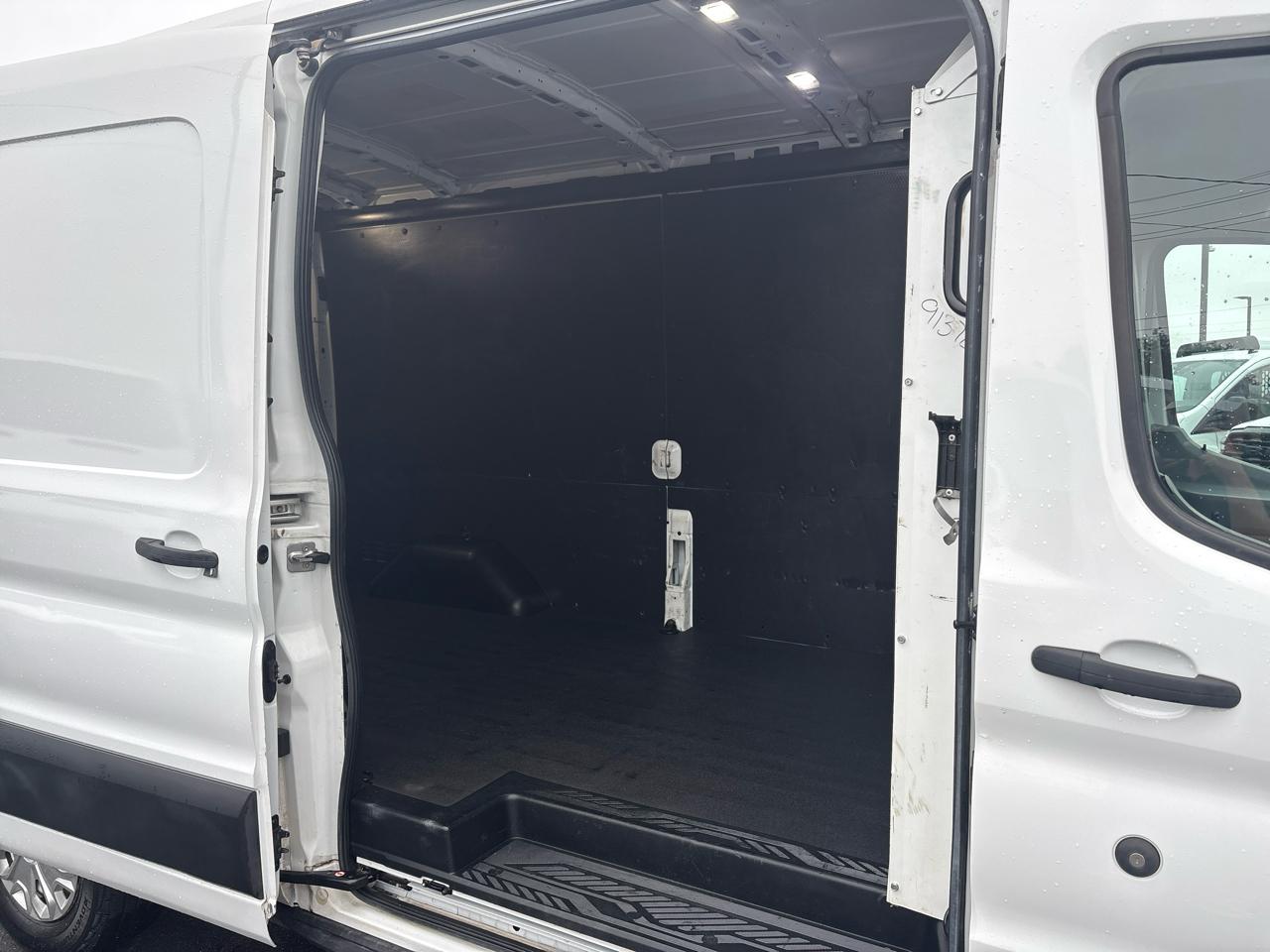 Ford Transit Van T-150 148" Med Rf 8600 GVWR Sliding RH Dr 2019