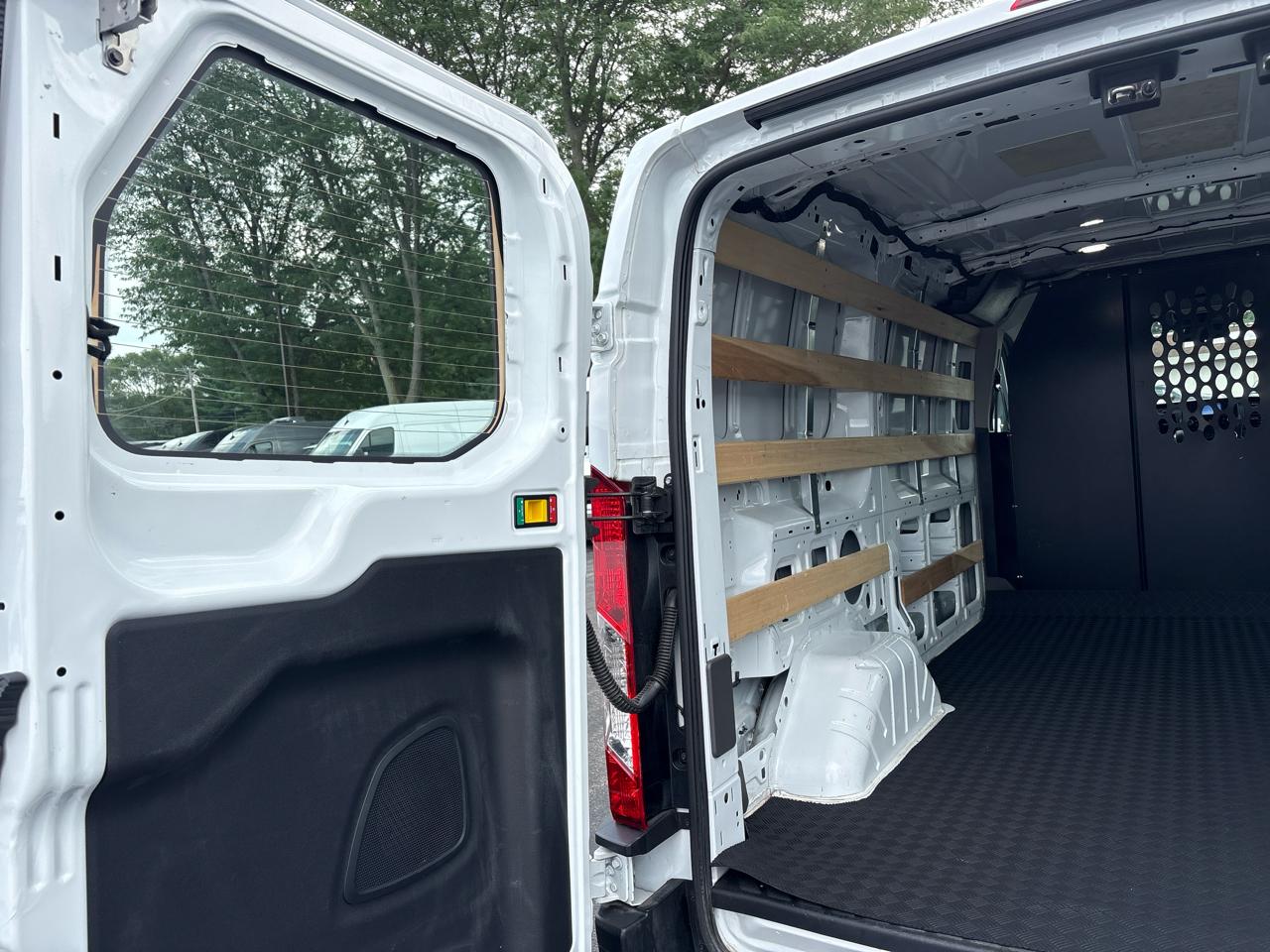 Ford Transit Cargo Van T-250 130" Low Rf 9070 GVWR RWD 2025