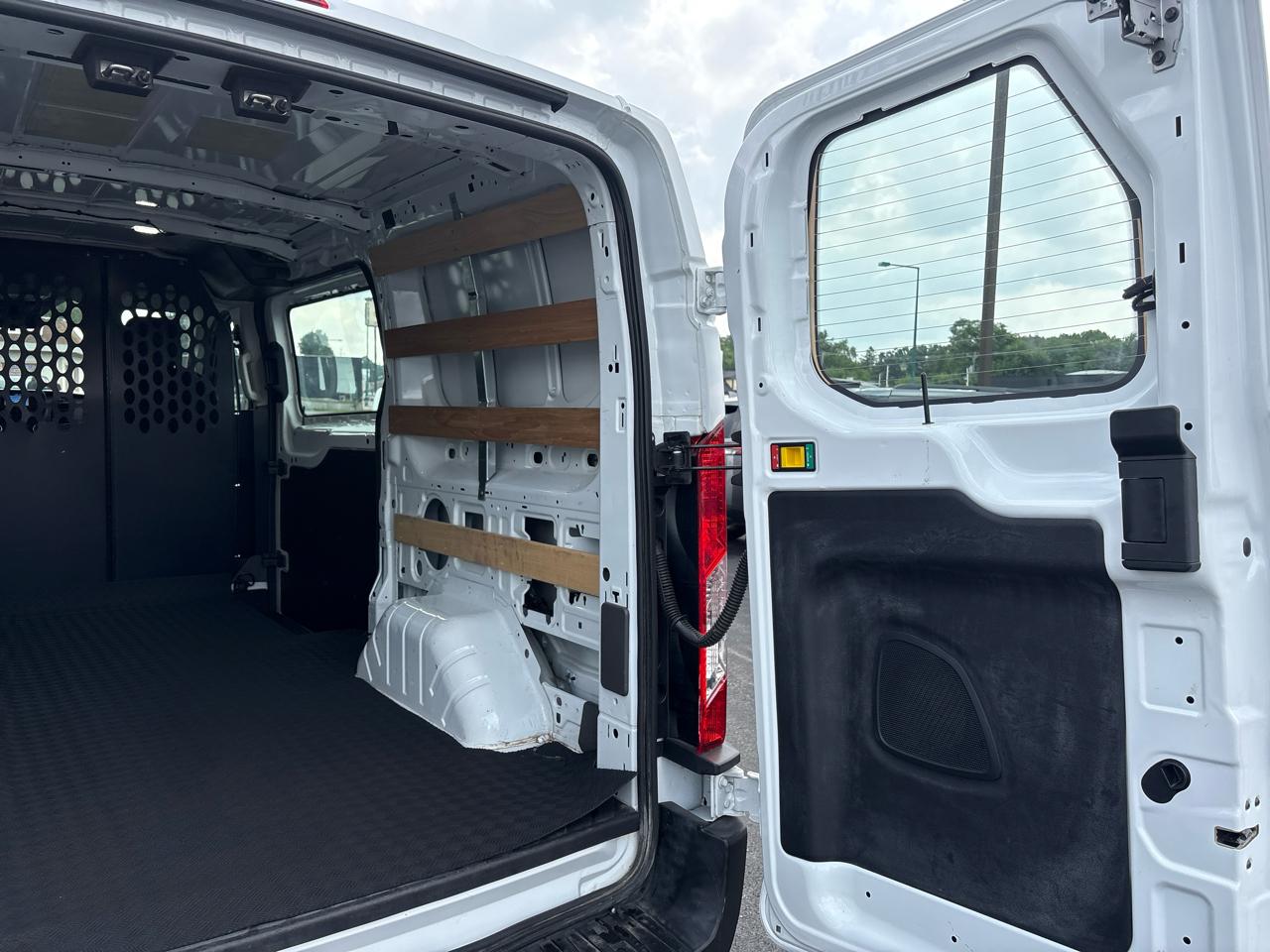 Ford Transit Cargo Van T-250 130" Low Rf 9070 GVWR RWD 2025
