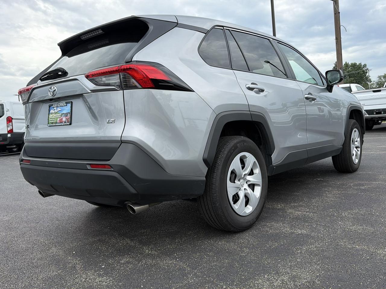 Toyota RAV4 LE FWD (Natl) 2025