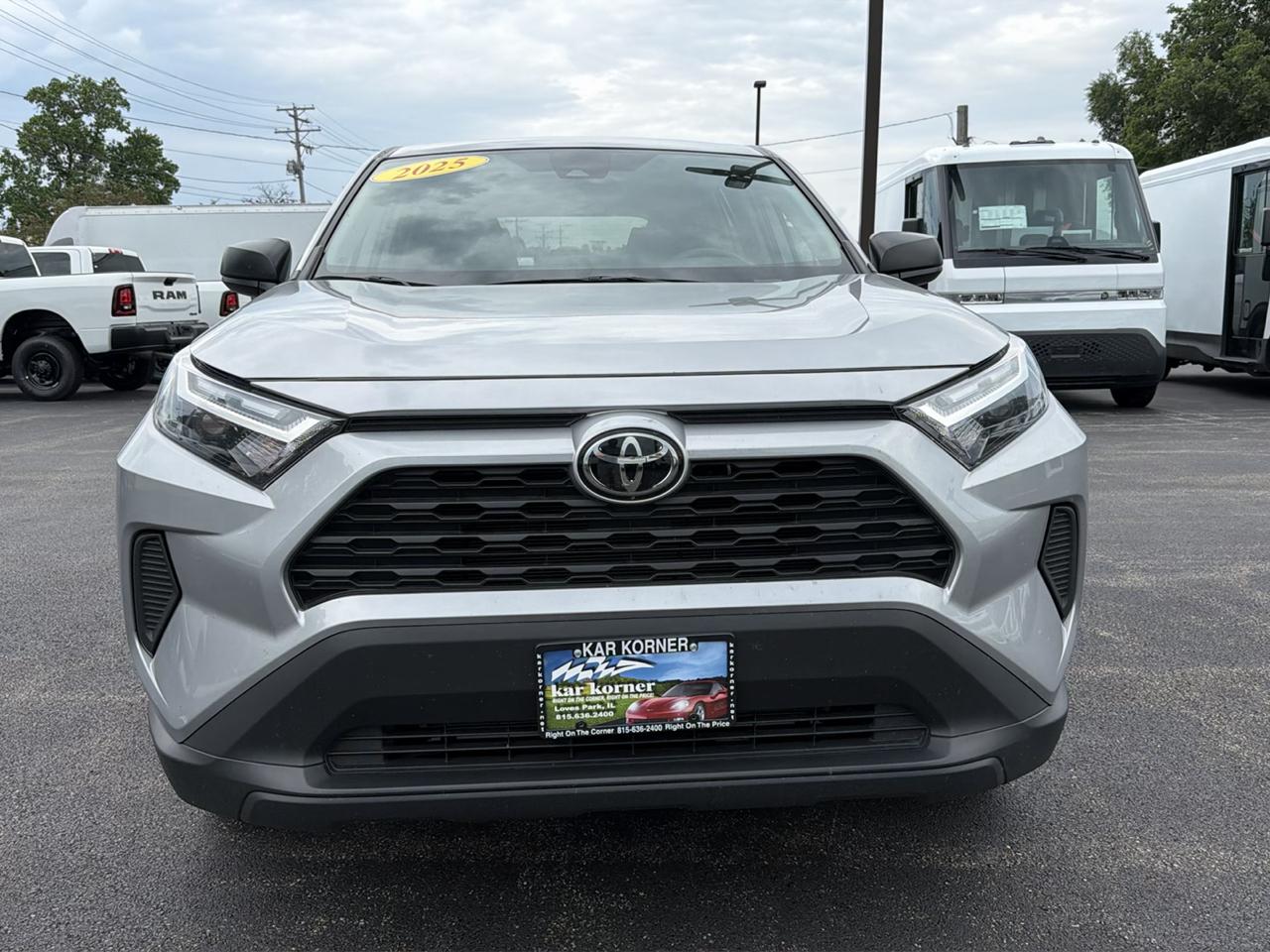 Toyota RAV4 LE FWD (Natl) 2025