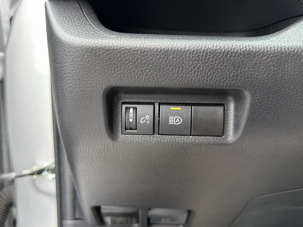 Toyota RAV4 LE FWD (Natl) 2025