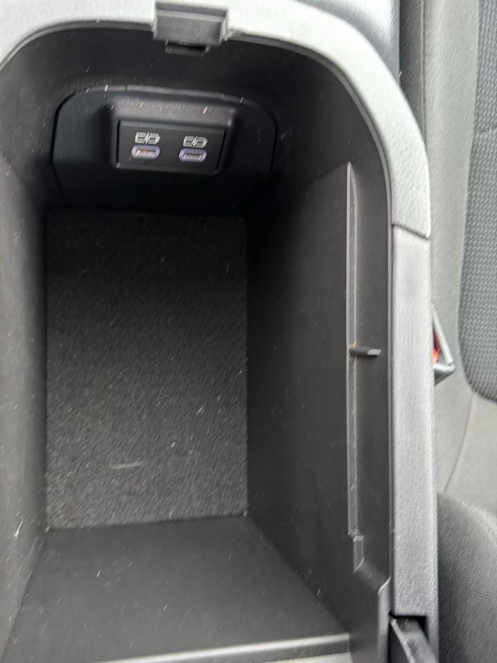 Toyota RAV4 LE FWD (Natl) 2025