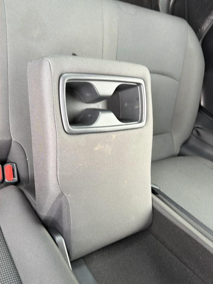 Toyota RAV4 LE FWD (Natl) 2025