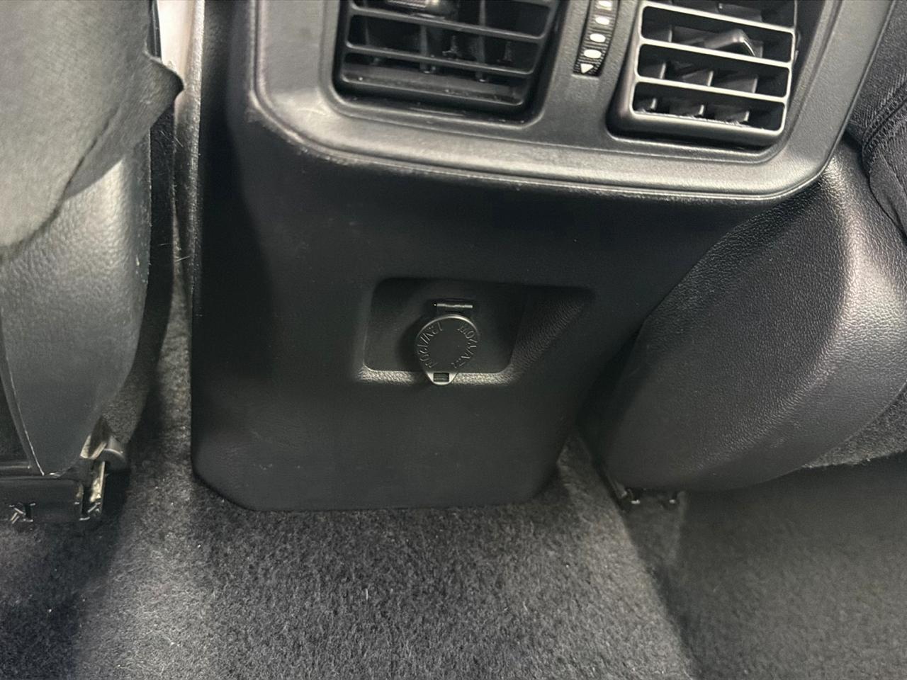 Toyota RAV4 LE FWD (Natl) 2025