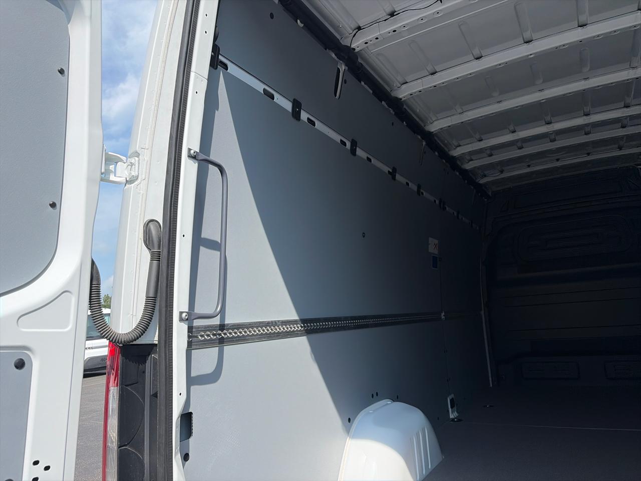 Mercedes-Benz Sprinter Cargo Van 2500 High Roof I4 Diesel HO 170" AWD 2025