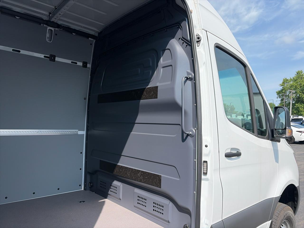 Mercedes-Benz Sprinter Cargo Van 2500 High Roof I4 Diesel HO 170" AWD 2025