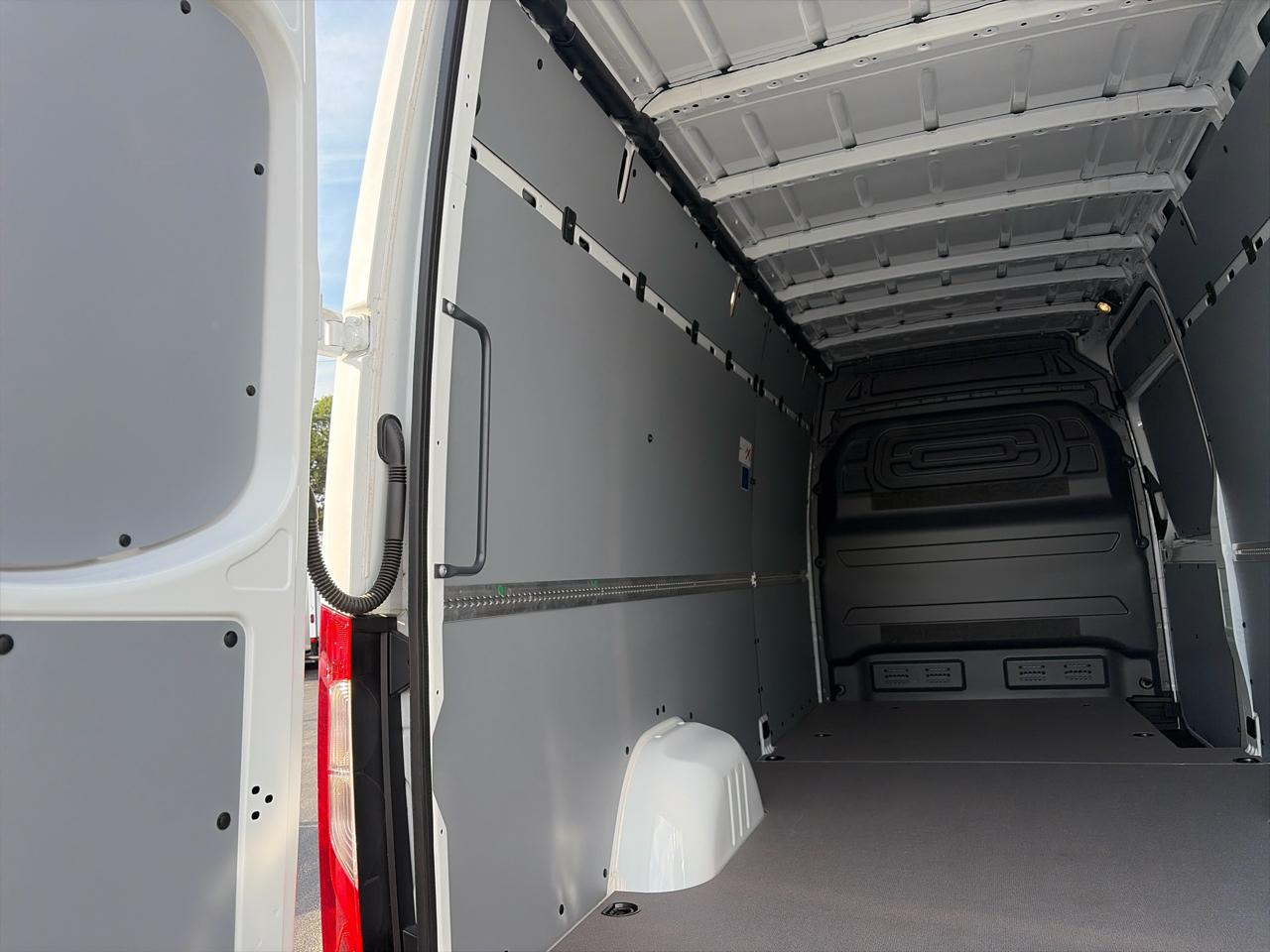 Mercedes-Benz Sprinter Cargo Van 2500 High Roof I4 Diesel HO 170" AWD 2025