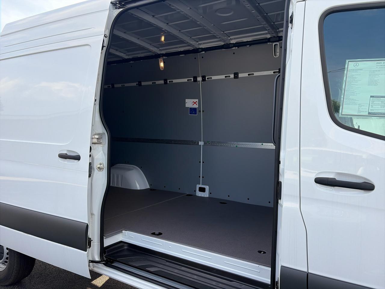 Mercedes-Benz Sprinter Cargo Van 2500 High Roof I4 Diesel HO 170" AWD 2025
