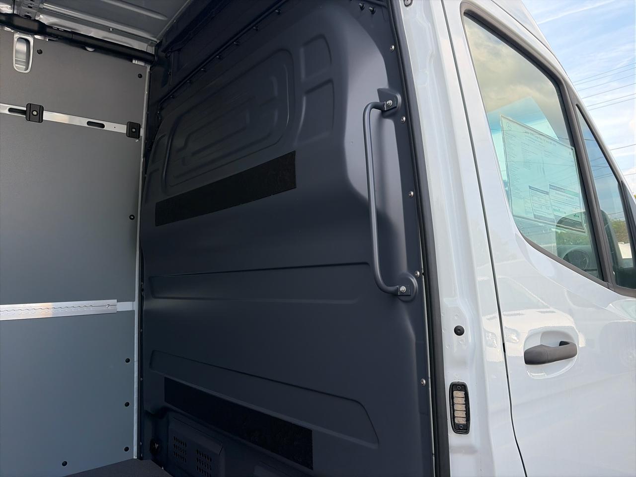 Mercedes-Benz Sprinter Cargo Van 2500 High Roof I4 Diesel HO 170" AWD 2025