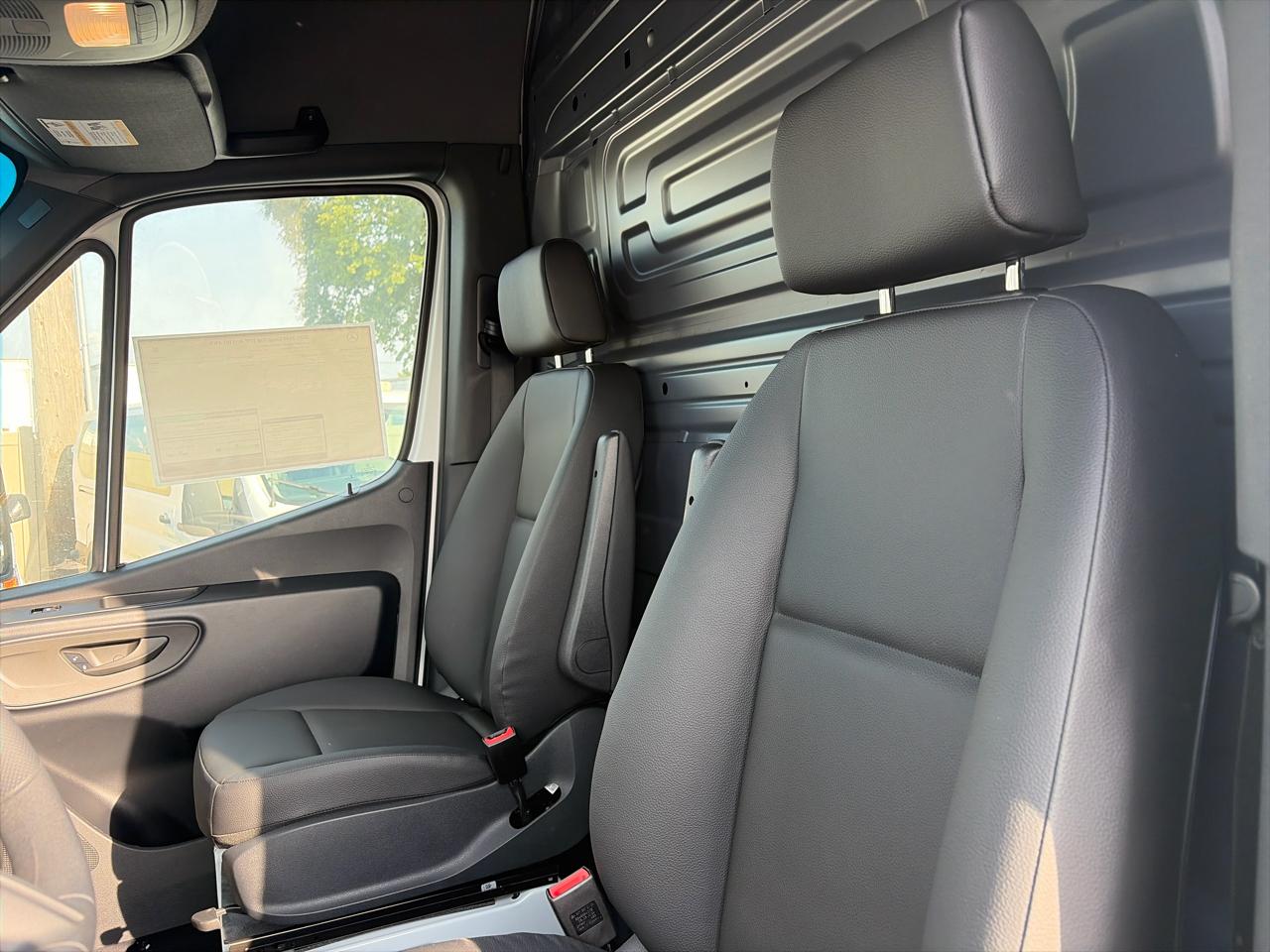 Mercedes-Benz Sprinter Cargo Van 2500 High Roof I4 Diesel HO 170" AWD 2025
