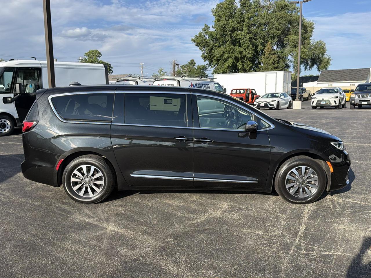 Chrysler Pacifica Hybrid Limited FWD 2022