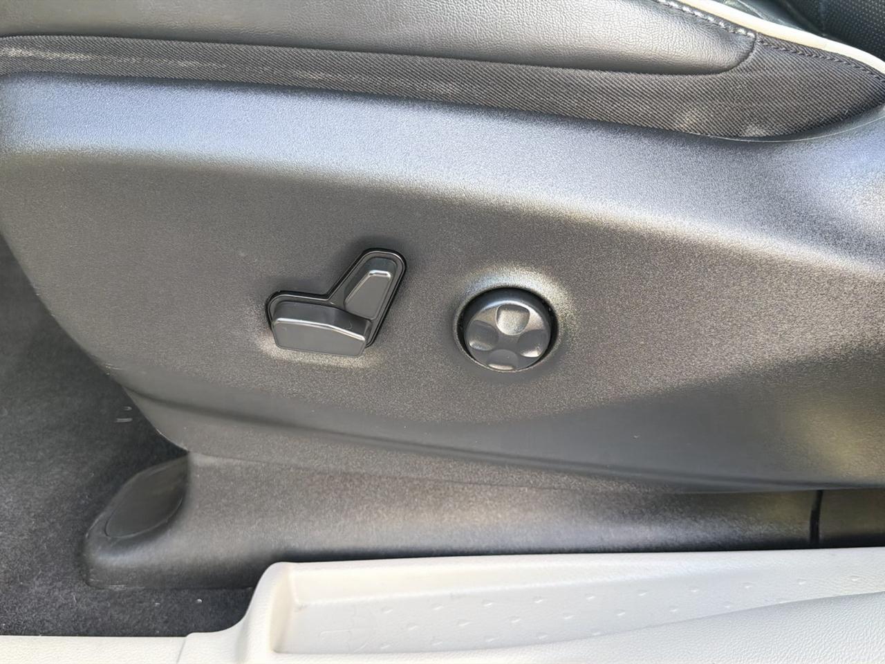 Chrysler Pacifica Hybrid Limited FWD 2022