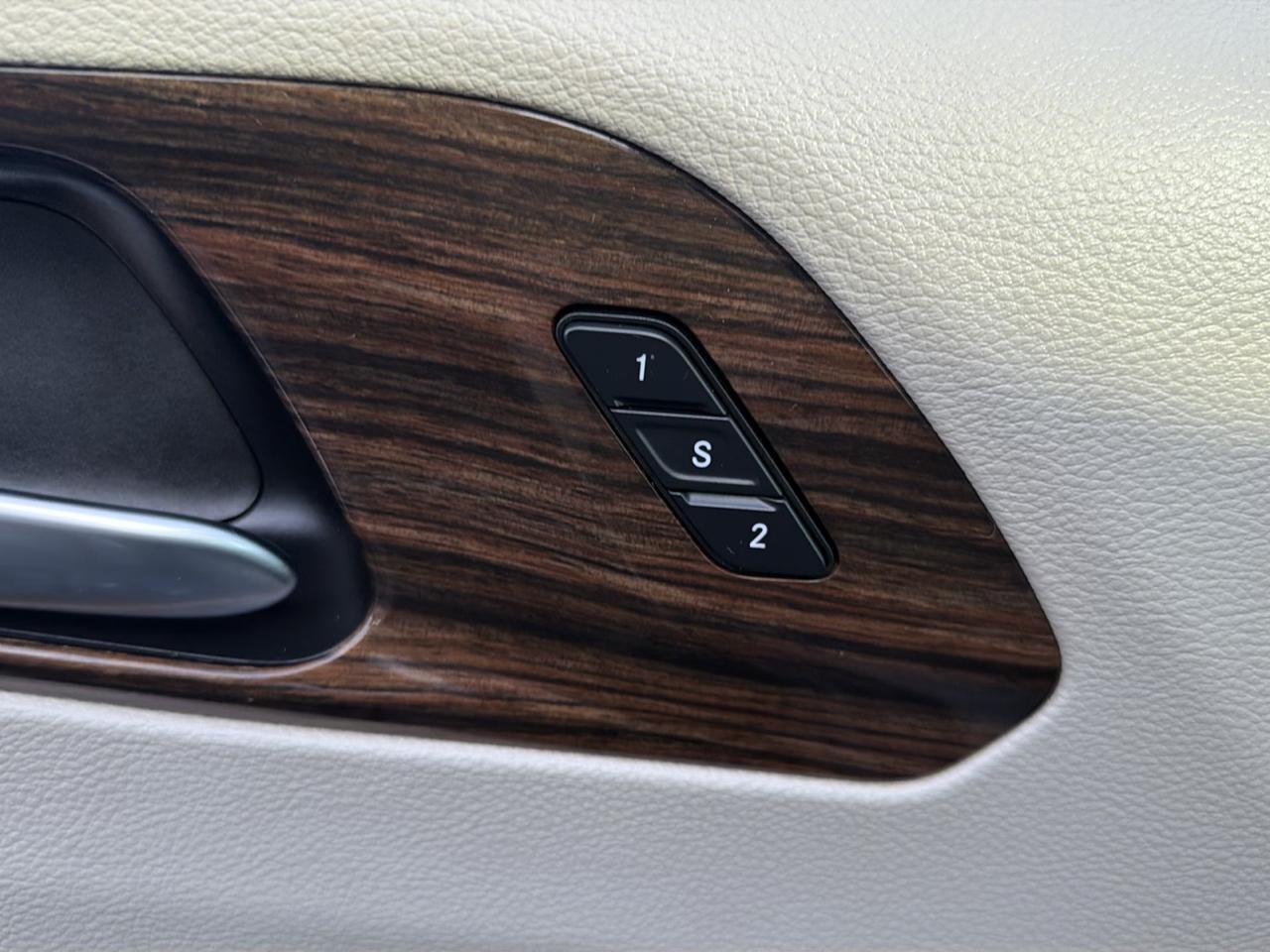Chrysler Pacifica Hybrid Limited FWD 2022