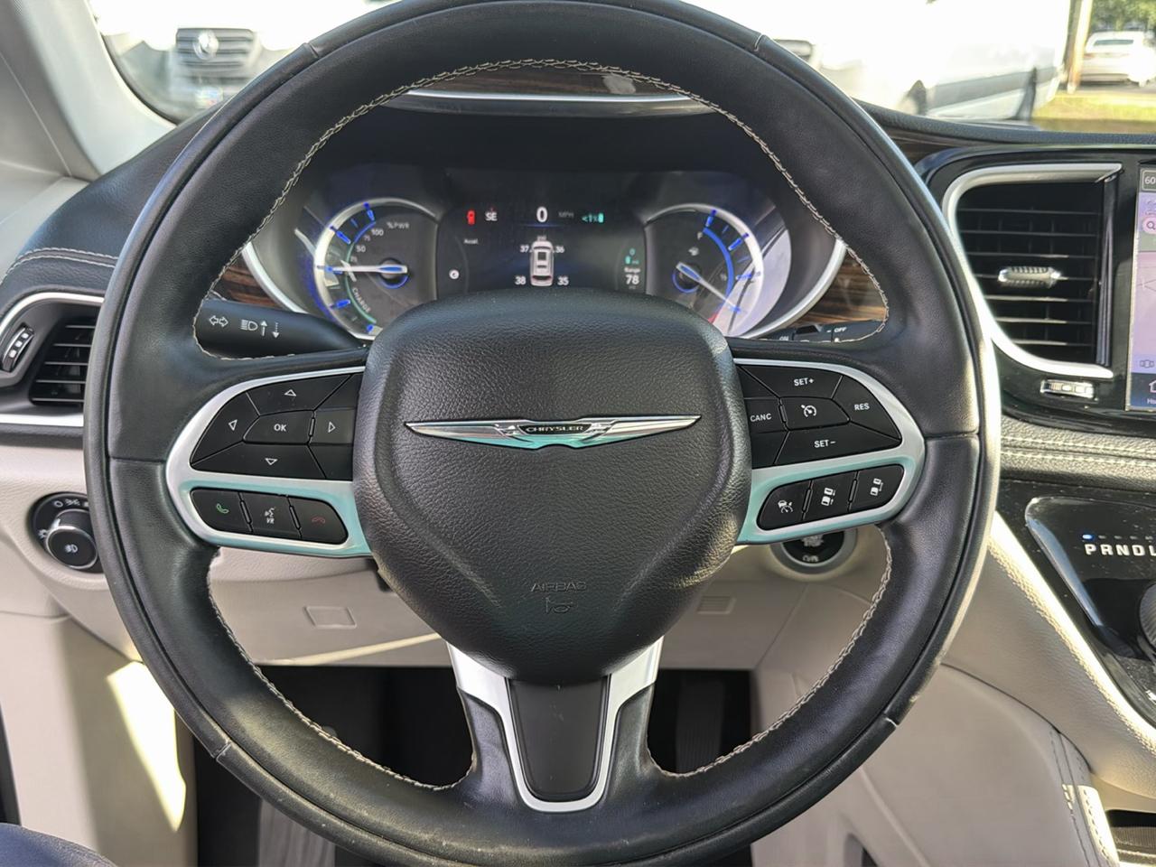 Chrysler Pacifica Hybrid Limited FWD 2022