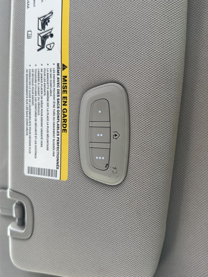 Chrysler Pacifica Hybrid Limited FWD 2022