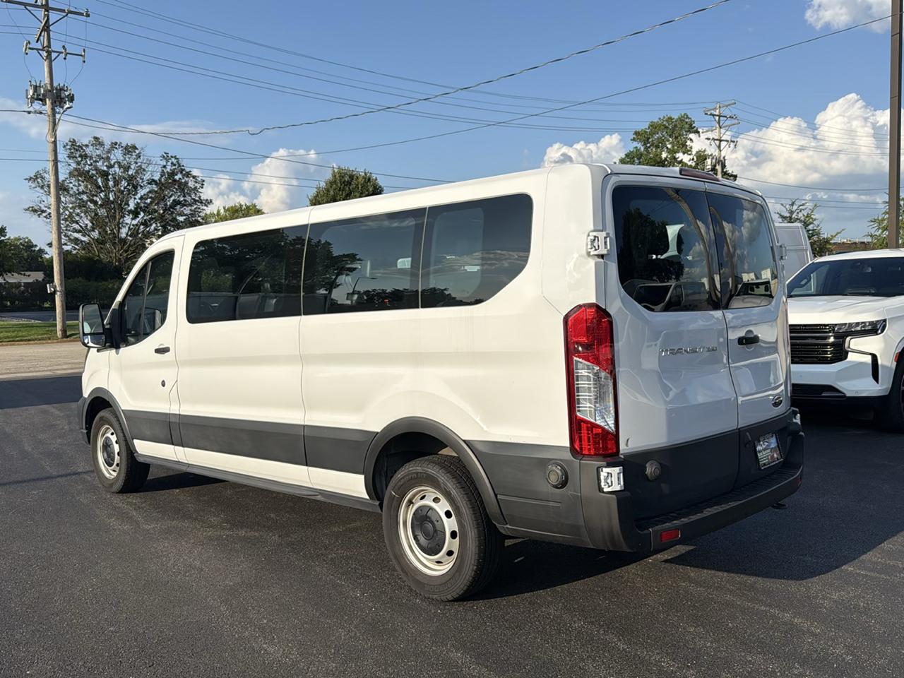 Ford Transit Passenger Wagon T-350 148" Low Roof XLT RWD 2020