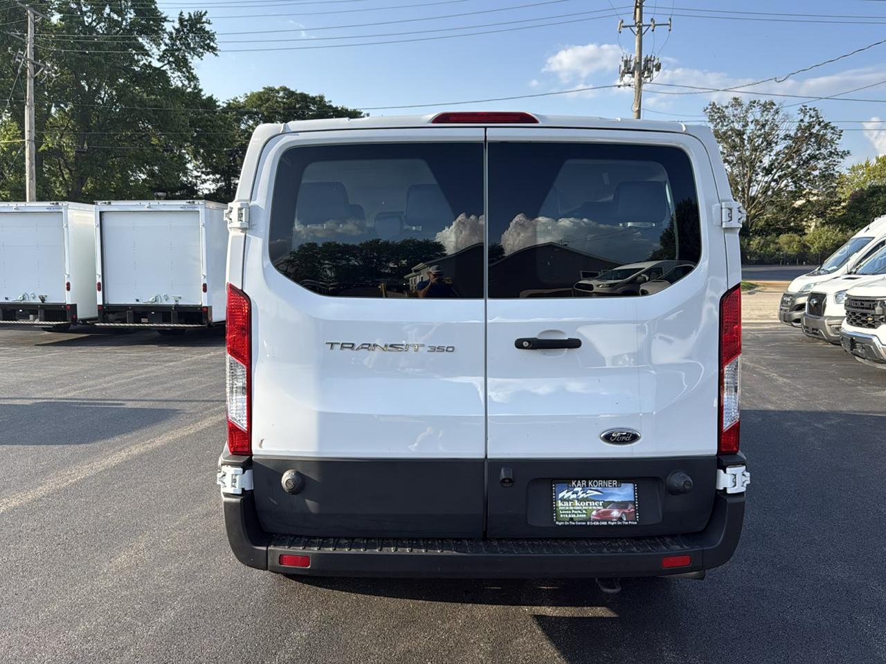 Ford Transit Passenger Wagon T-350 148" Low Roof XLT RWD 2020