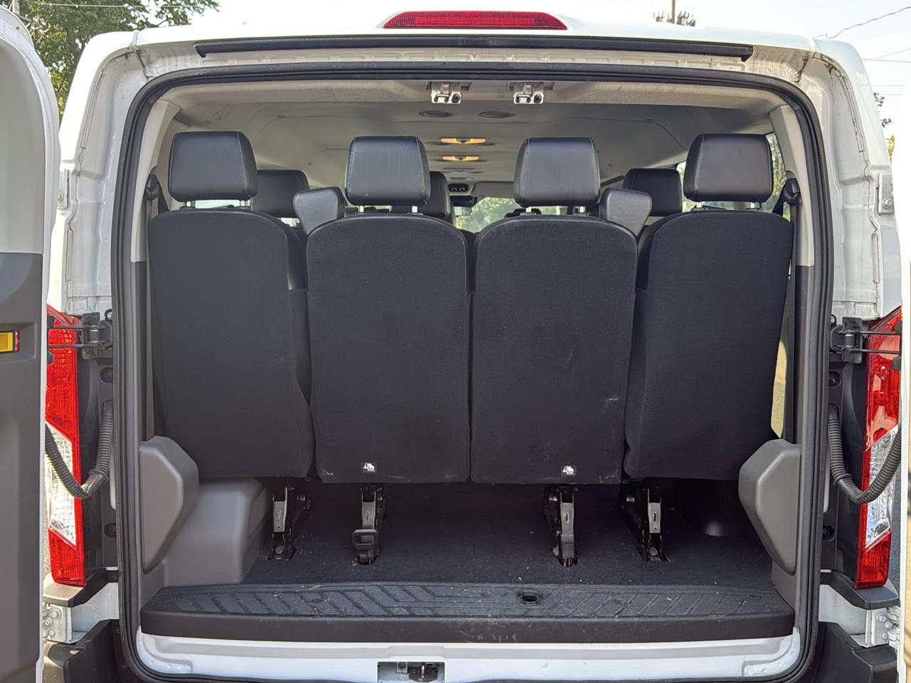Ford Transit Passenger Wagon T-350 148" Low Roof XLT RWD 2020