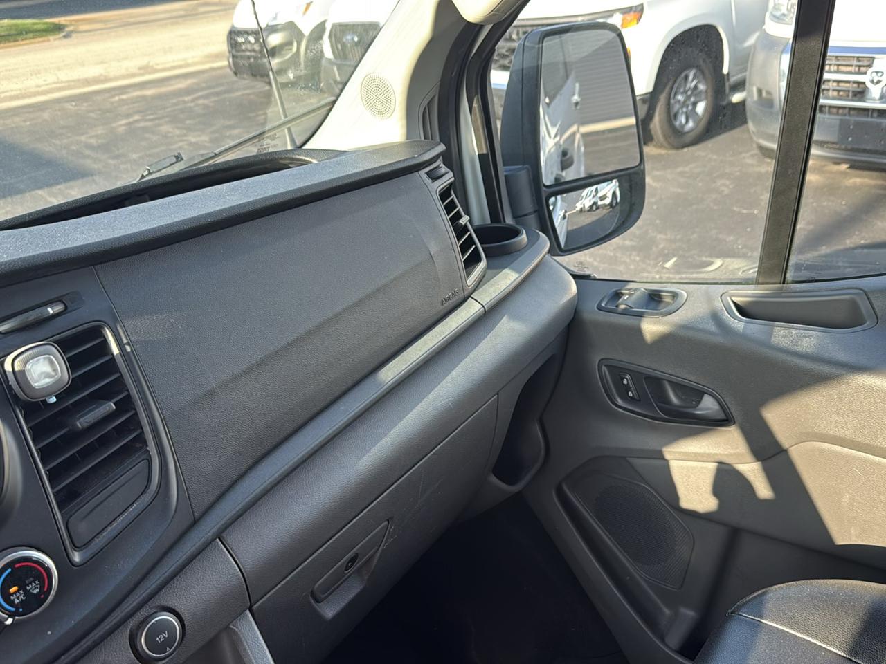 Ford Transit Passenger Wagon T-350 148" Low Roof XLT RWD 2020
