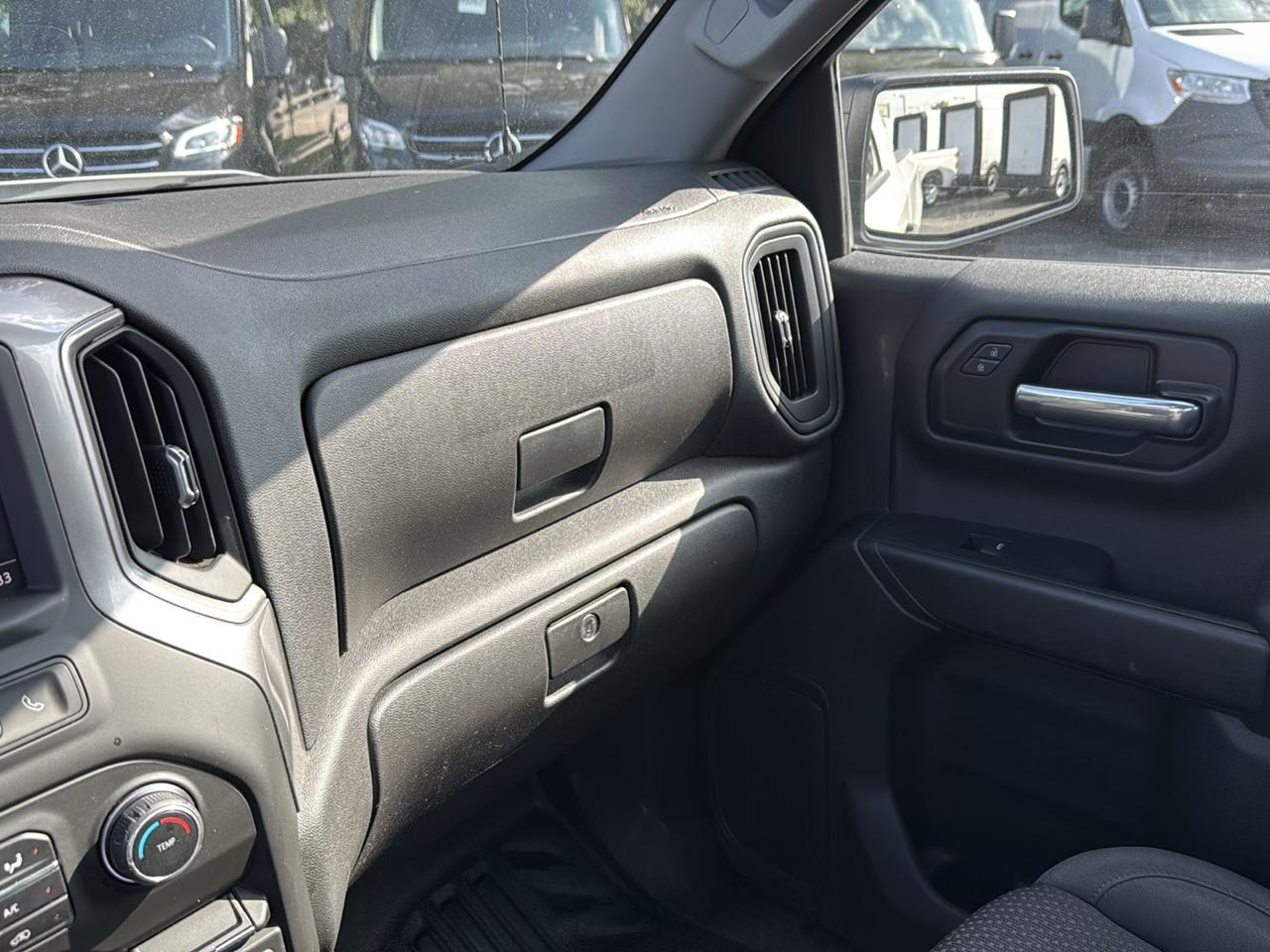 Chevrolet Silverado 1500 2WD Reg Cab 140" Work Truck 2025