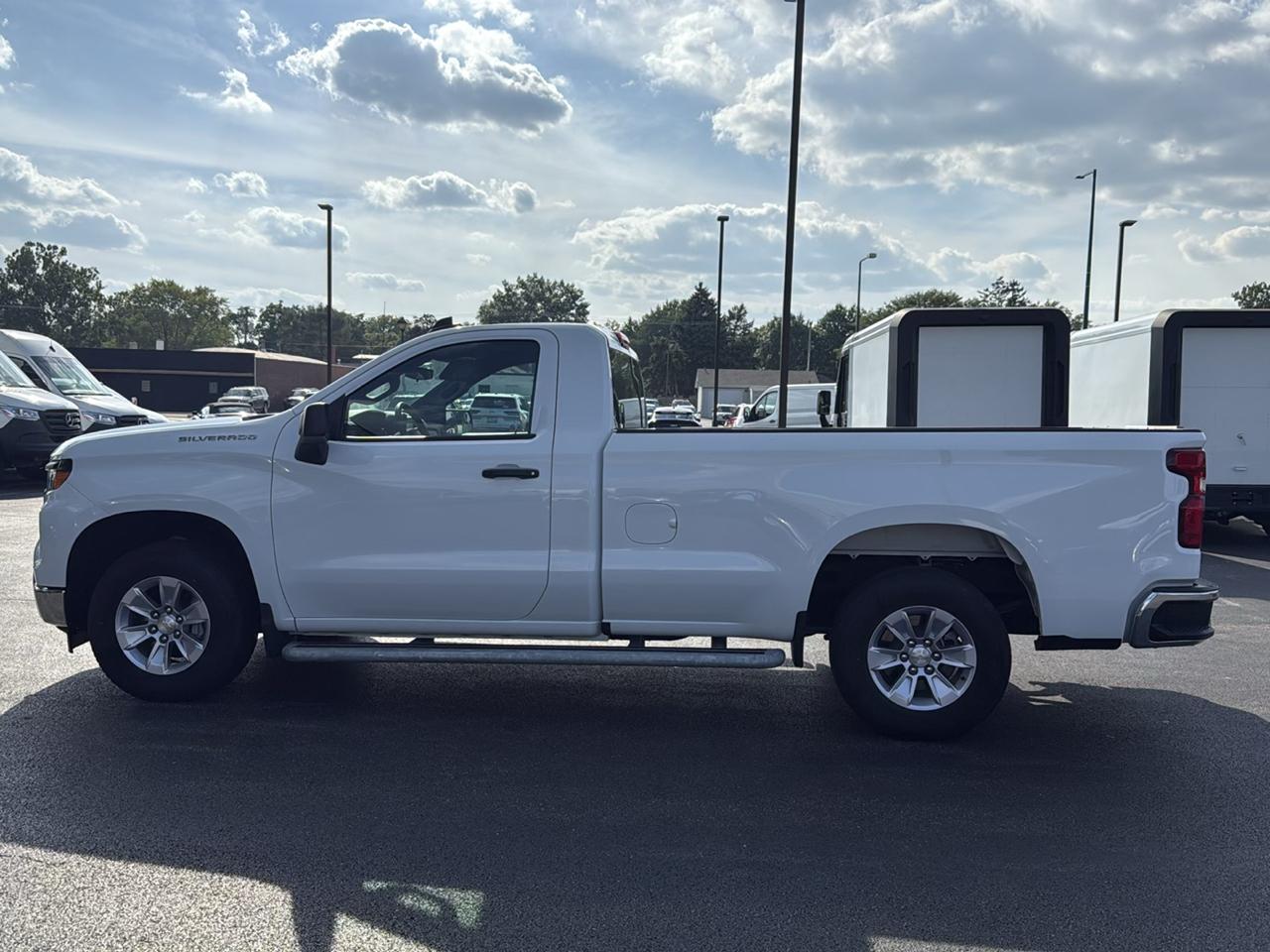 Chevrolet Silverado 1500 2WD Reg Cab 140" Work Truck 2025