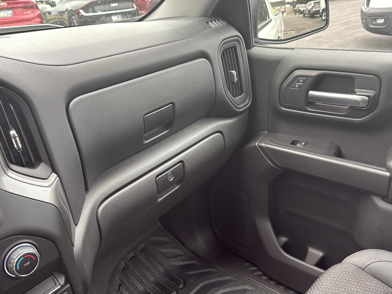 Chevrolet Silverado 1500 2WD Reg Cab 140" Work Truck 2025