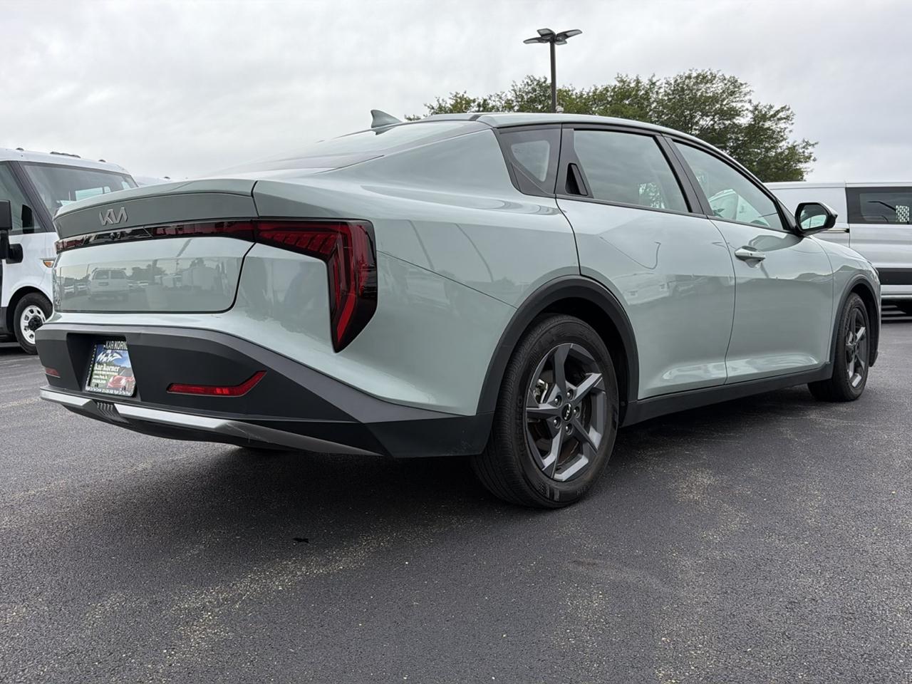 Kia K4 LXS FWD 2025
