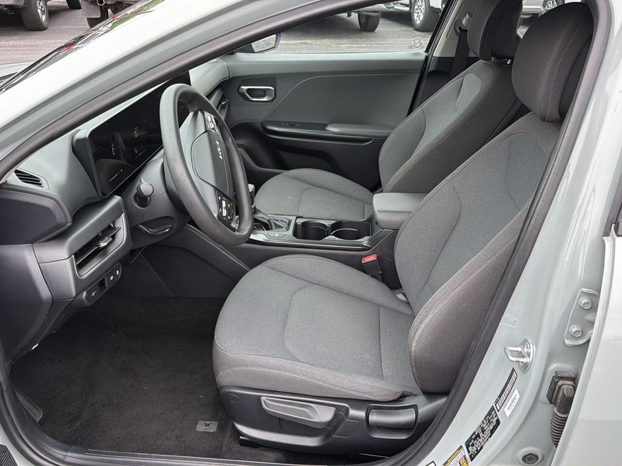 Kia K4 LXS FWD 2025