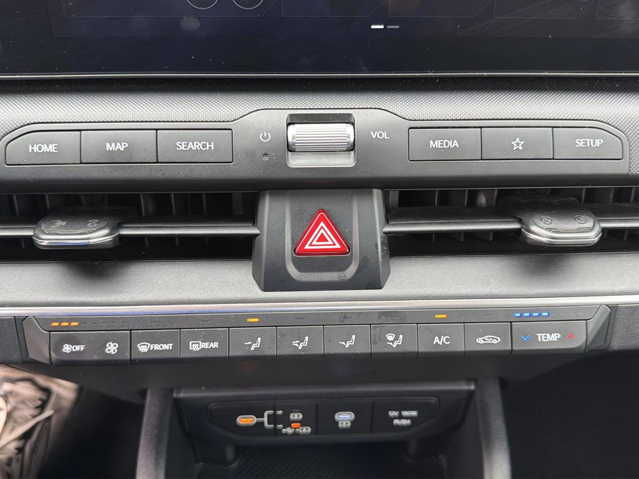 Kia K4 LXS FWD 2025