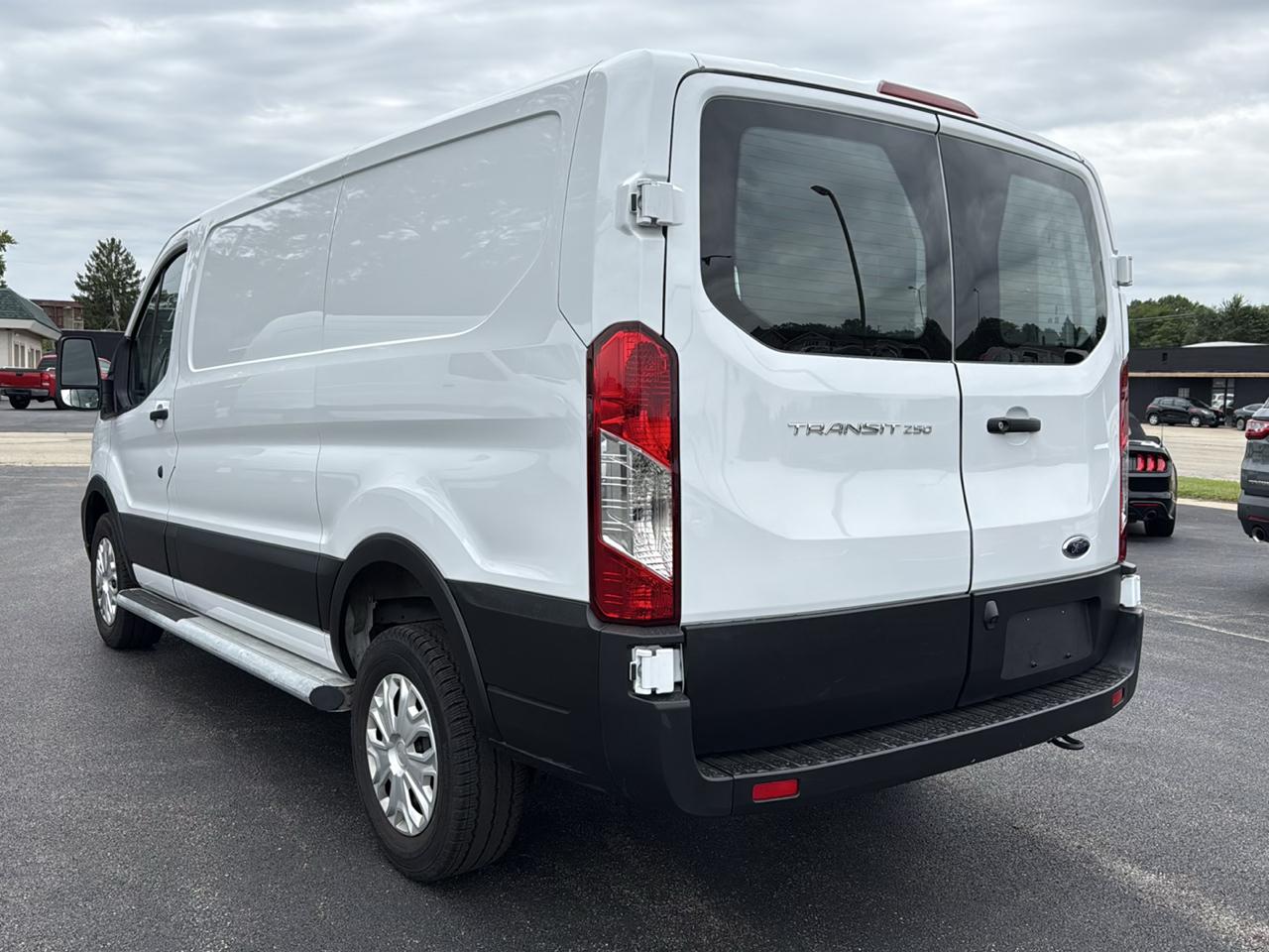 Ford Transit Cargo Van T-250 130" Low Rf 9070 GVWR RWD 2025