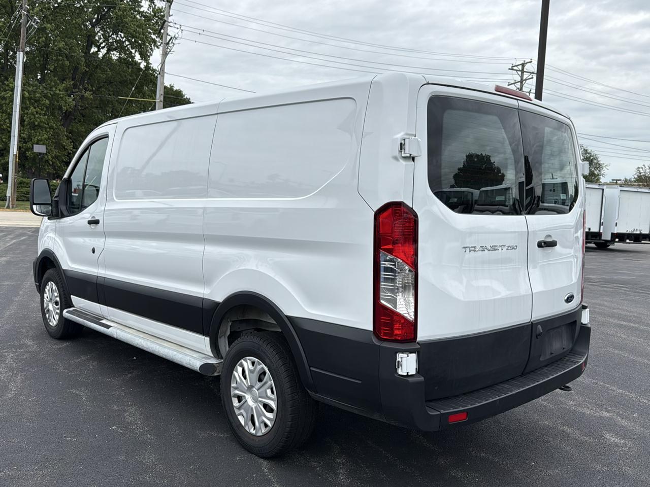 Ford Transit Cargo Van T-250 130" Low Rf 9070 GVWR RWD 2025