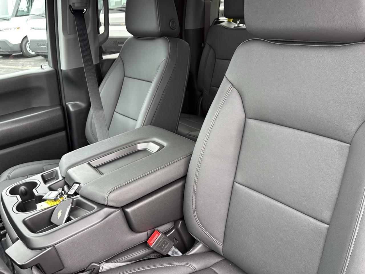 Chevrolet Silverado 2500HD 4WD Double Cab 162" Work Truck 2025