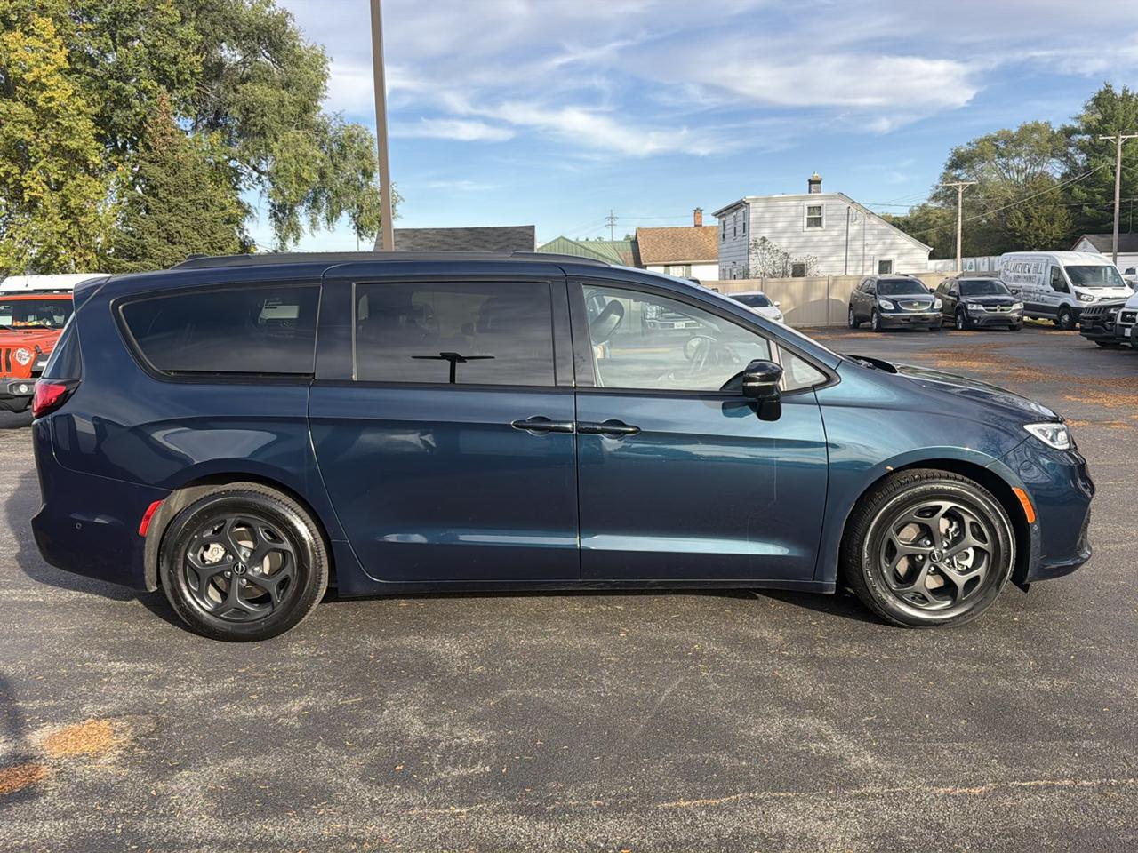 Chrysler Pacifica Hybrid Premium S Appearance Pkg FWD 2024