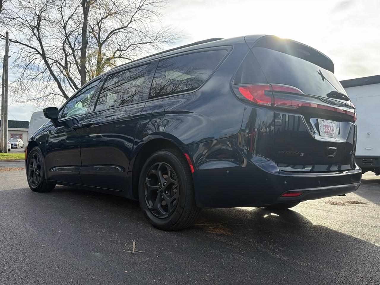 Chrysler Pacifica Hybrid Premium S Appearance Pkg FWD 2024
