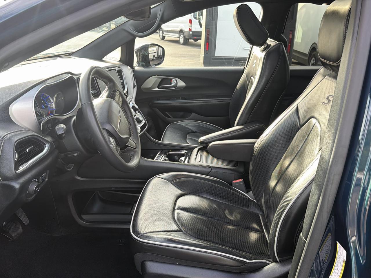 Chrysler Pacifica Hybrid Premium S Appearance Pkg FWD 2024
