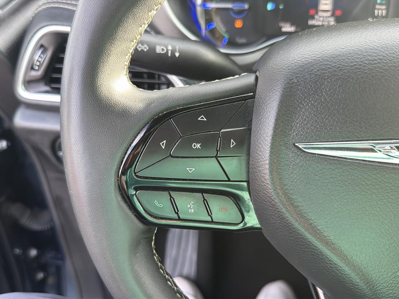 Chrysler Pacifica Hybrid Premium S Appearance Pkg FWD 2024