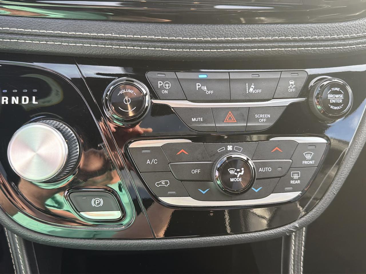 Chrysler Pacifica Hybrid Premium S Appearance Pkg FWD 2024