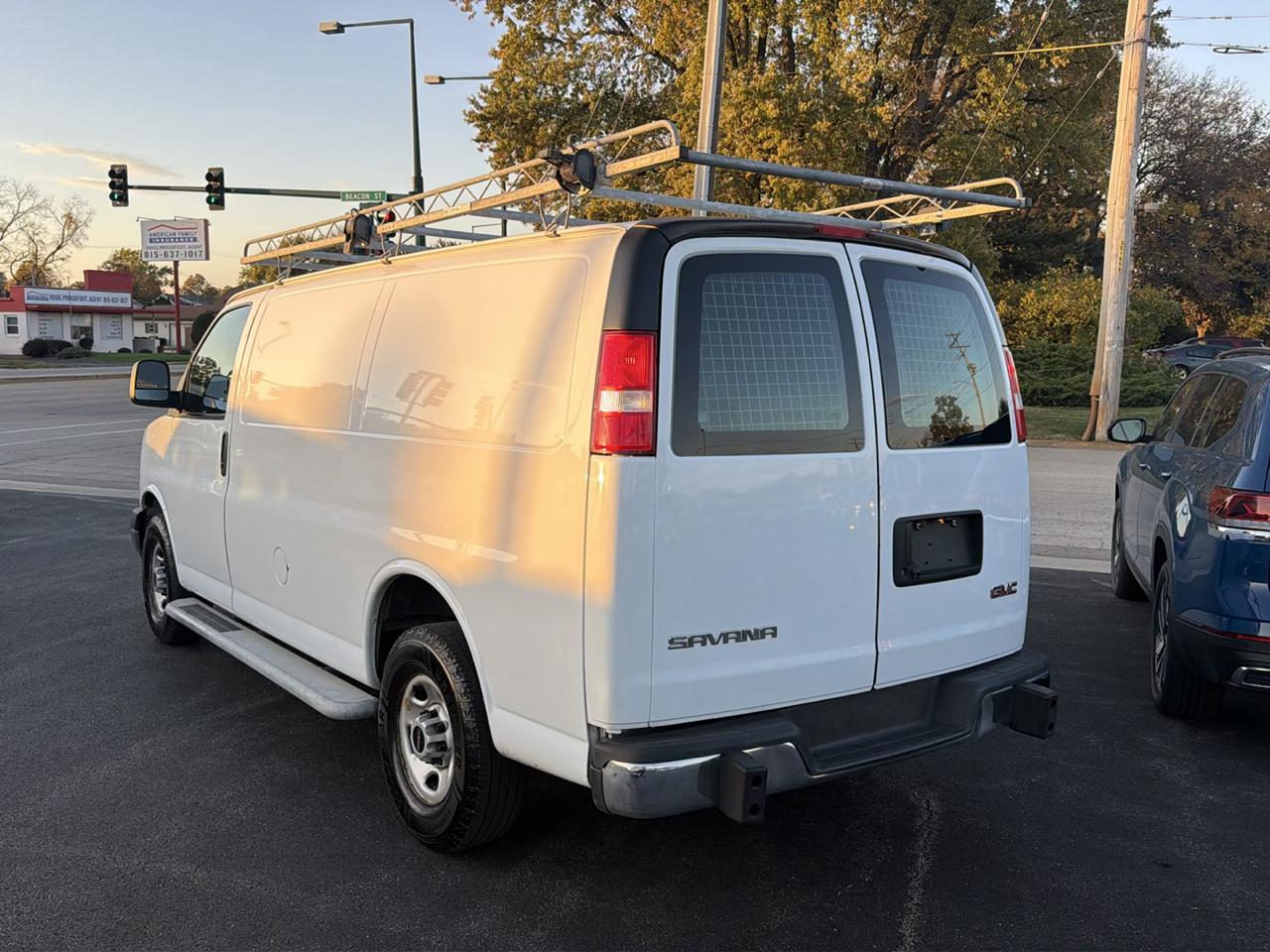 GMC Savana Cargo Van RWD 2500 135" 2021