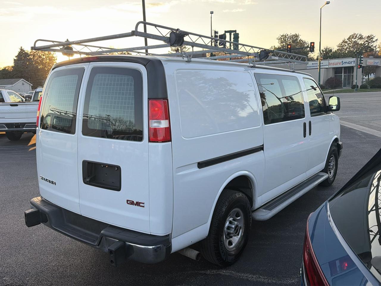 GMC Savana Cargo Van RWD 2500 135" 2021
