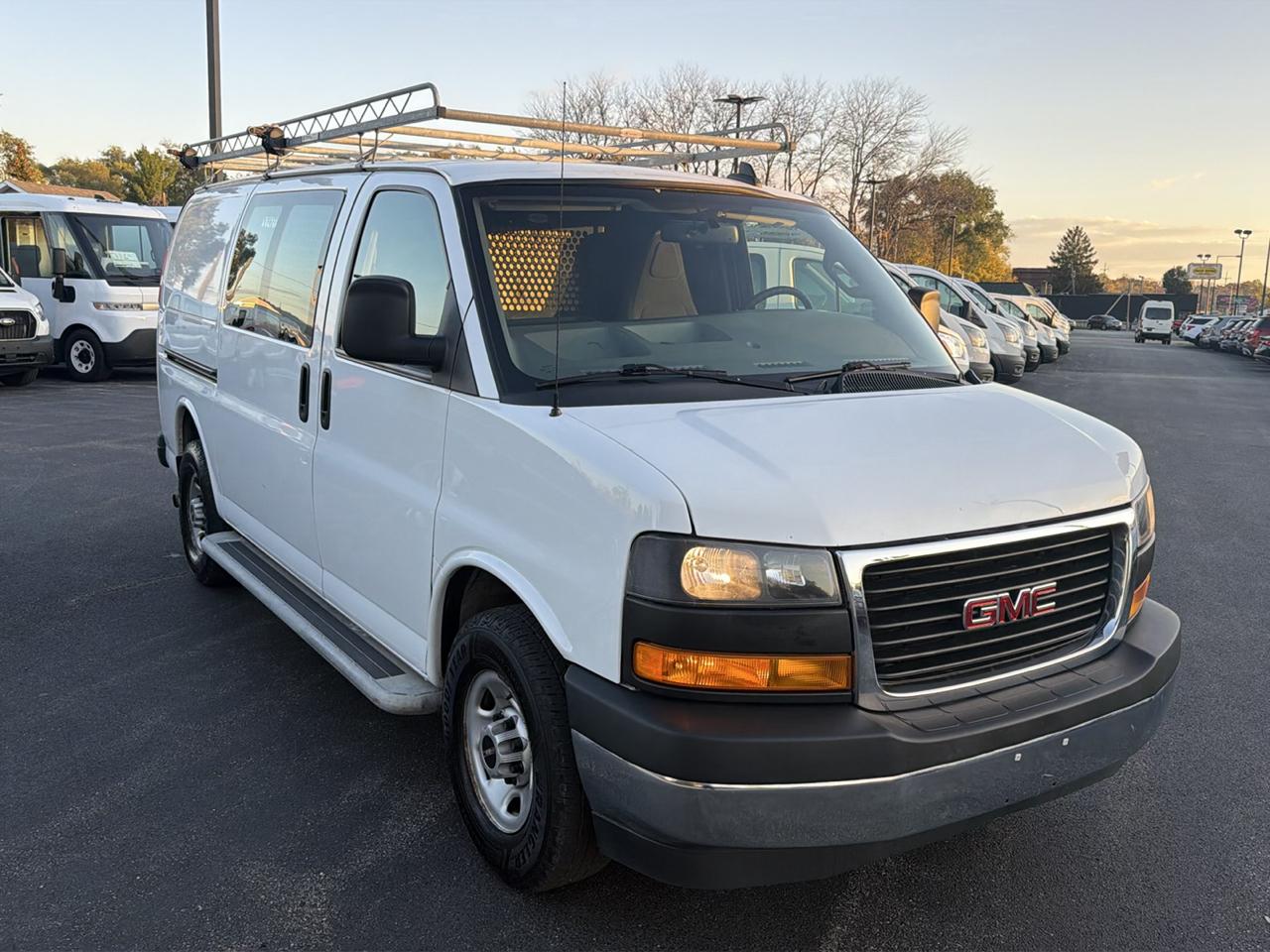 GMC Savana Cargo Van RWD 2500 135" 2021