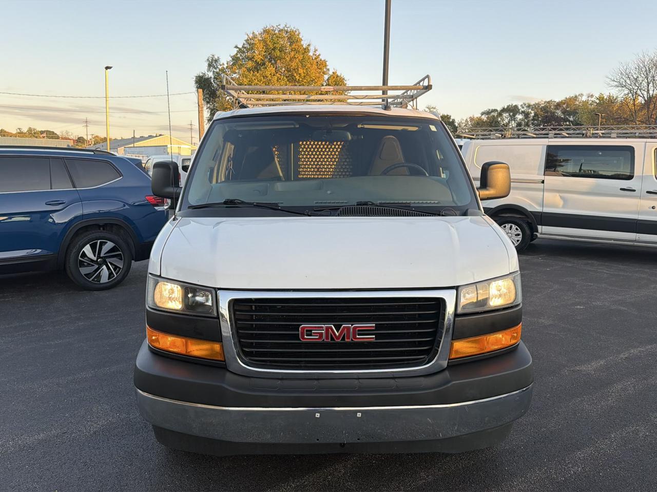 GMC Savana Cargo Van RWD 2500 135" 2021