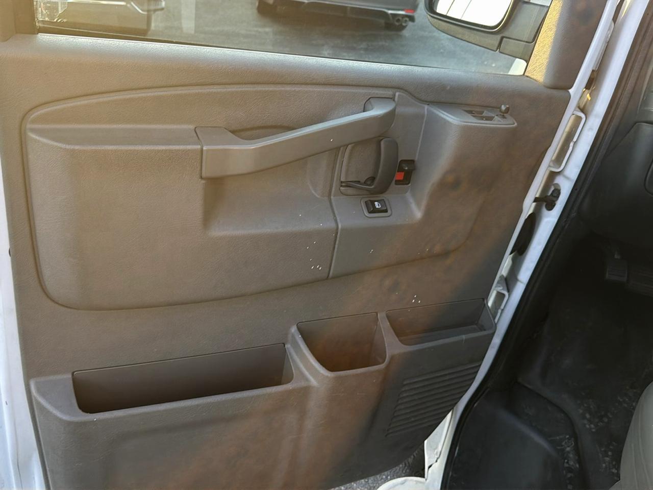 GMC Savana Cargo Van RWD 2500 135" 2021