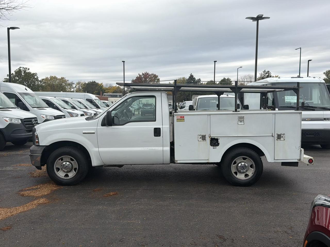 Ford Super Duty F-250 Reg Cab 137" XLT 2005